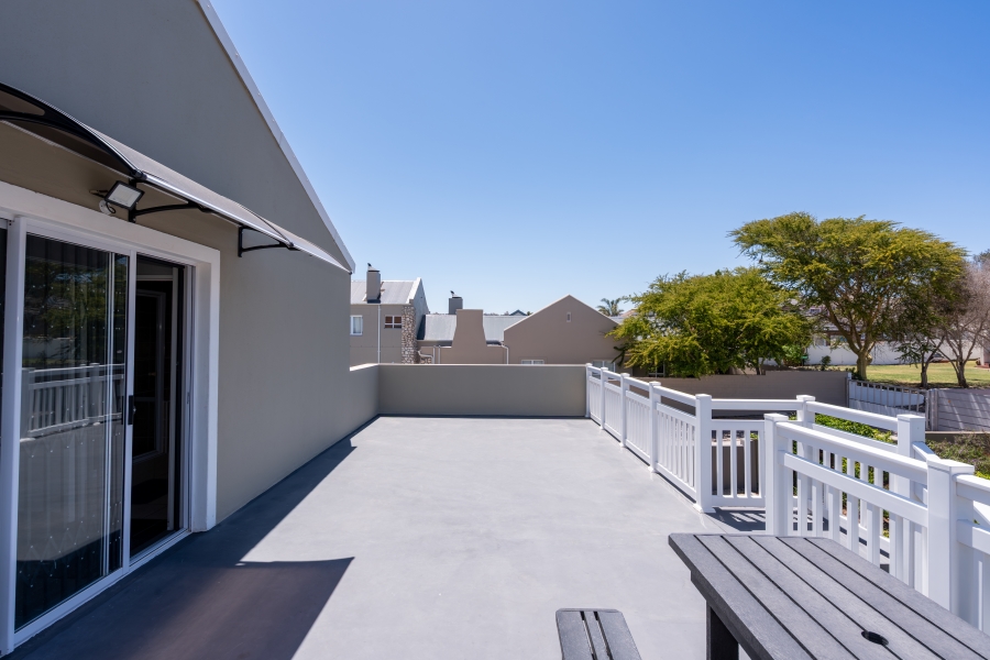 4 Bedroom Property for Sale in Myburgh Park Western Cape